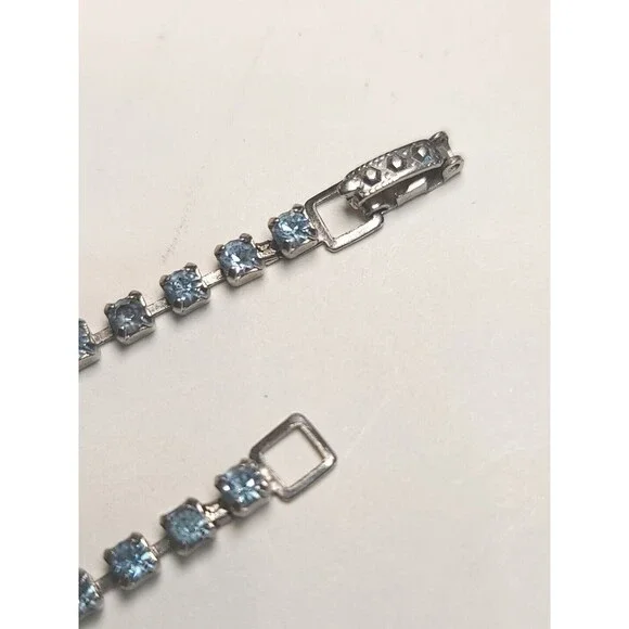 Vintage 1950s Baby Blue Rhinestone 16" Necklace - Picture 6 of 8